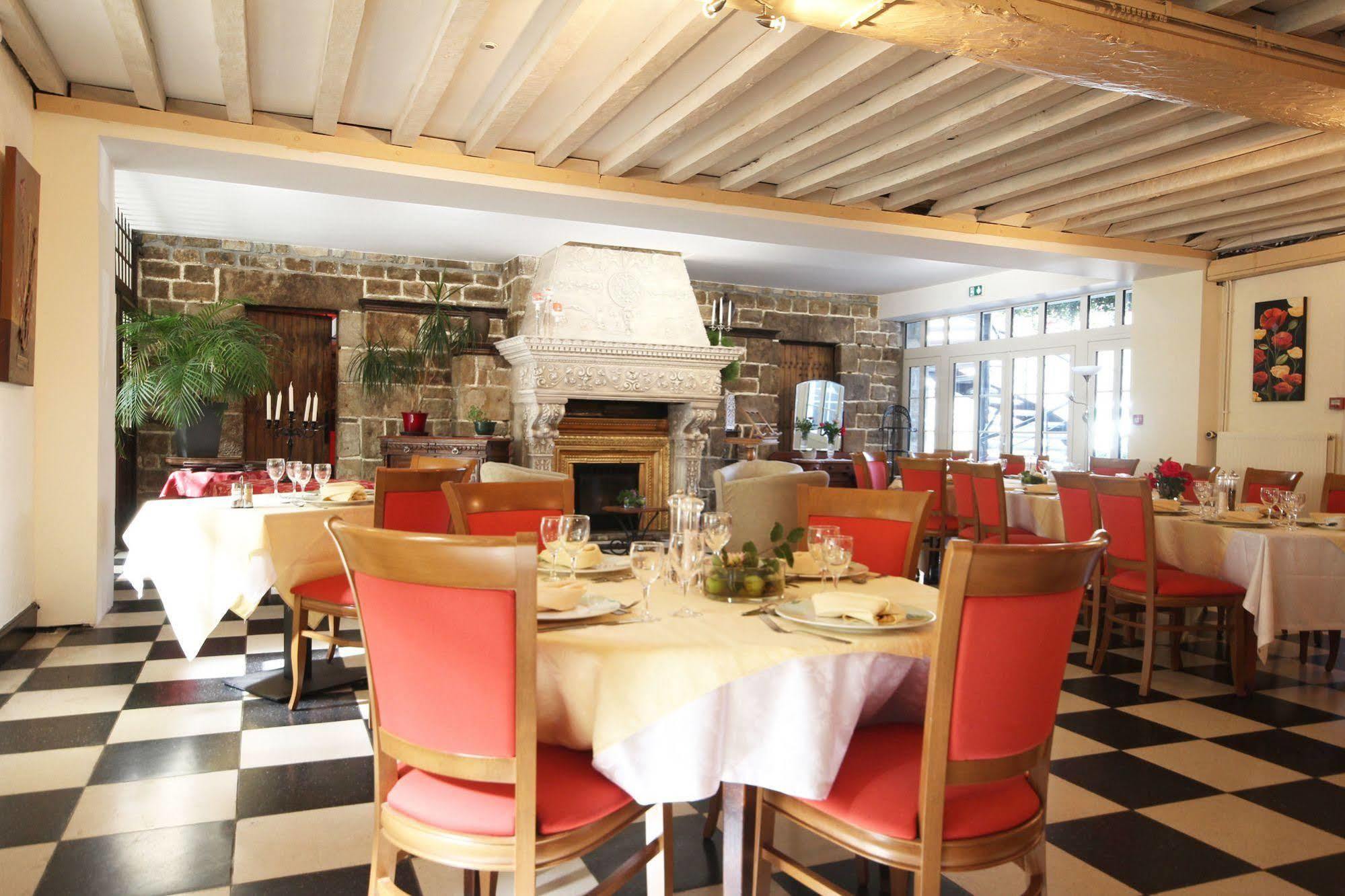 Logis Hotel De France Restaurant Grill Domfront  Ngoại thất bức ảnh
