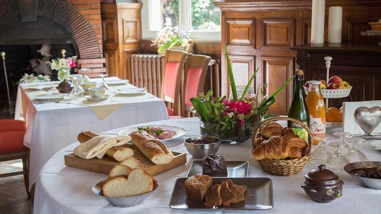 Logis Hotel De France Restaurant Grill Domfront  Ngoại thất bức ảnh